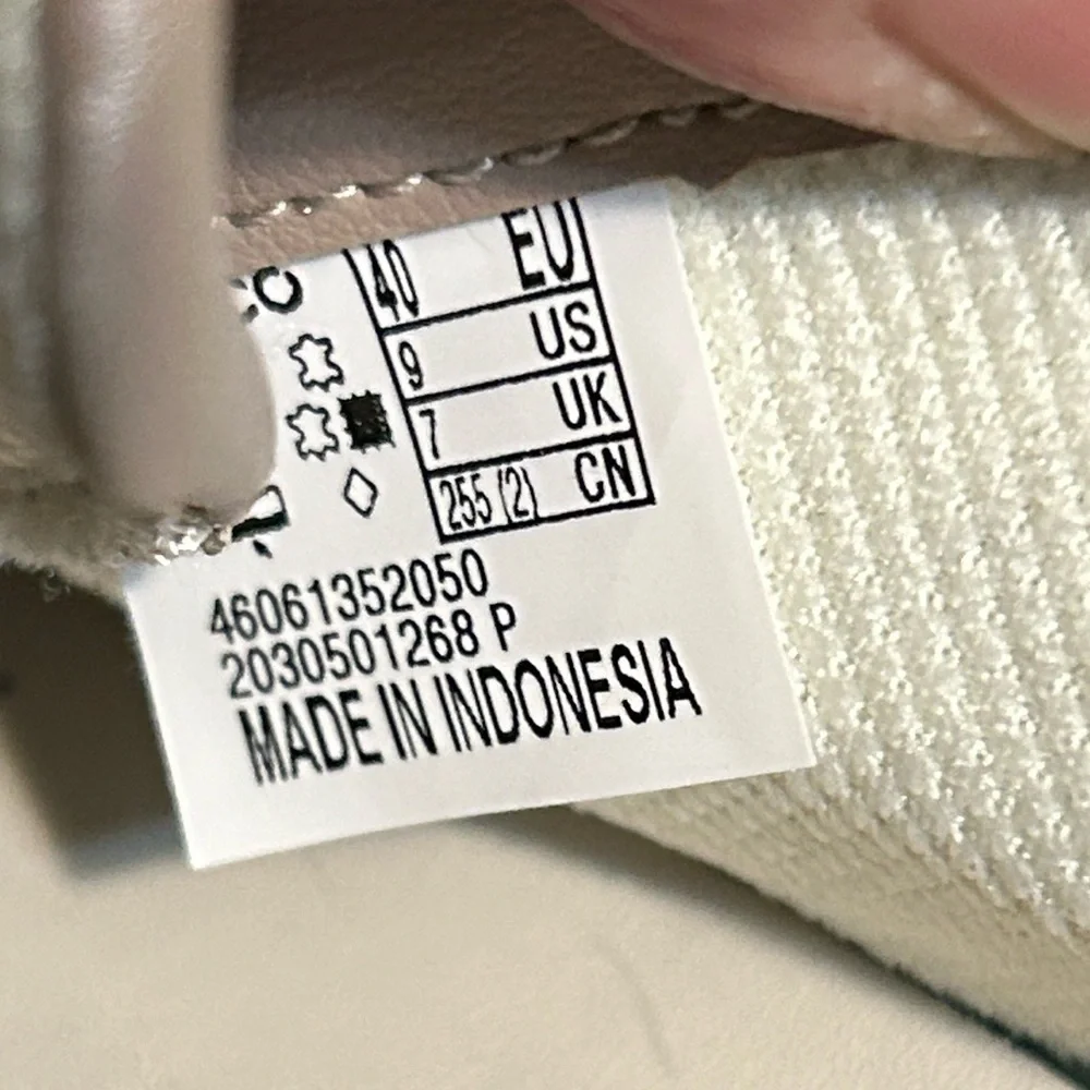 Ecos Footwear Taupe Lace-Up Sneakers with Cream Soles